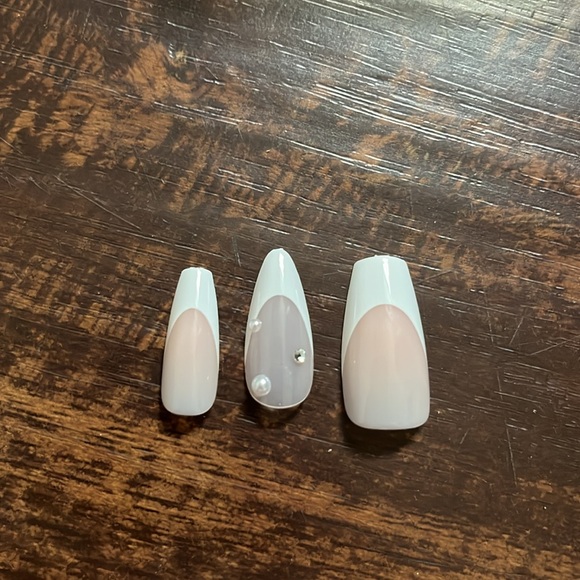 huge fake nail bundle with case - all different colors, sizes, patterns, lengths - Picture 5 of 13